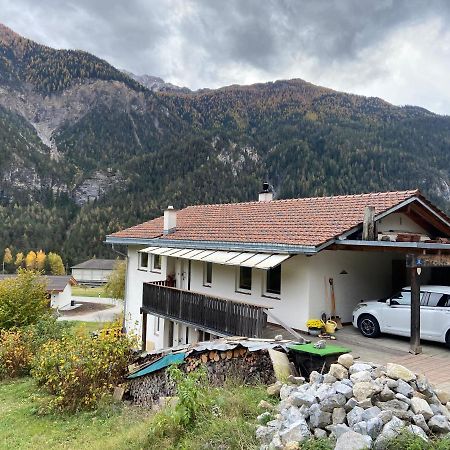 Ferienwohnung Im Herzen Graubuendens Surava エクステリア 写真